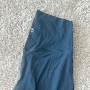 Wonder under Lulu iron blue size 6 with 25 inch length